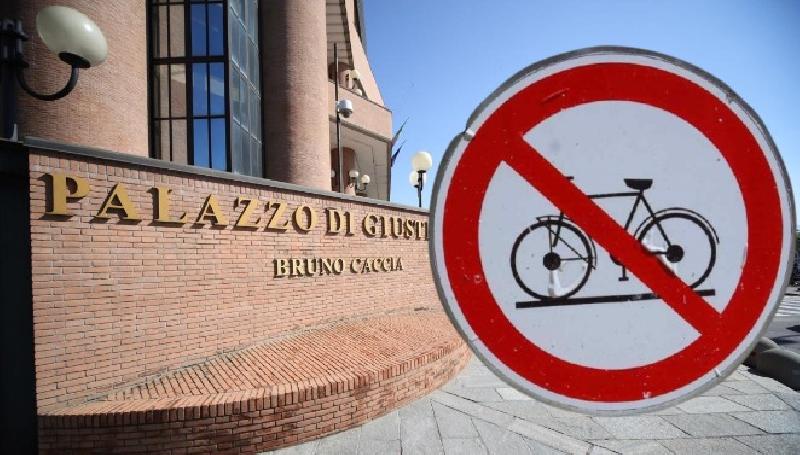 
	In bici nei corridoi del Tribunale: giudice torinese "assolto" dal Csm
