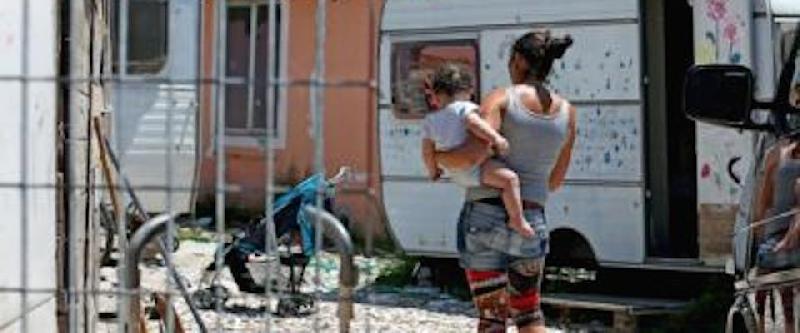 
	Menare i figli non è reato, ma solo se sei rom
