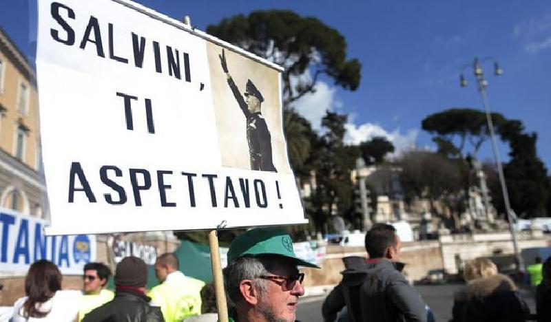 
	Salvini sorpassa a destra e la Lega teme di schiantarsi
